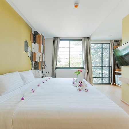 Sky Wave Patong Hotel ภายนอก รูปภาพ