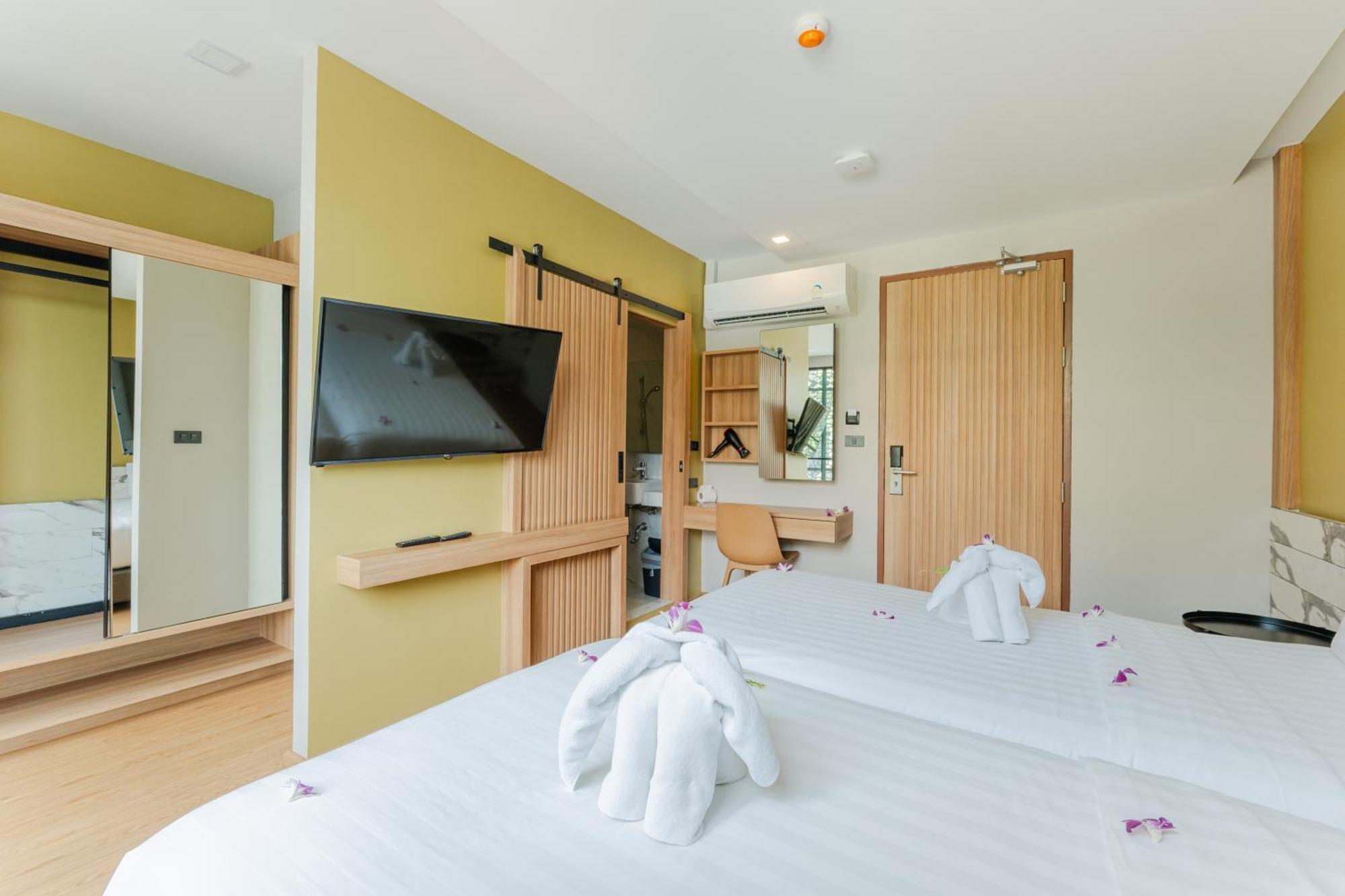 Sky Wave Patong Hotel ภายนอก รูปภาพ