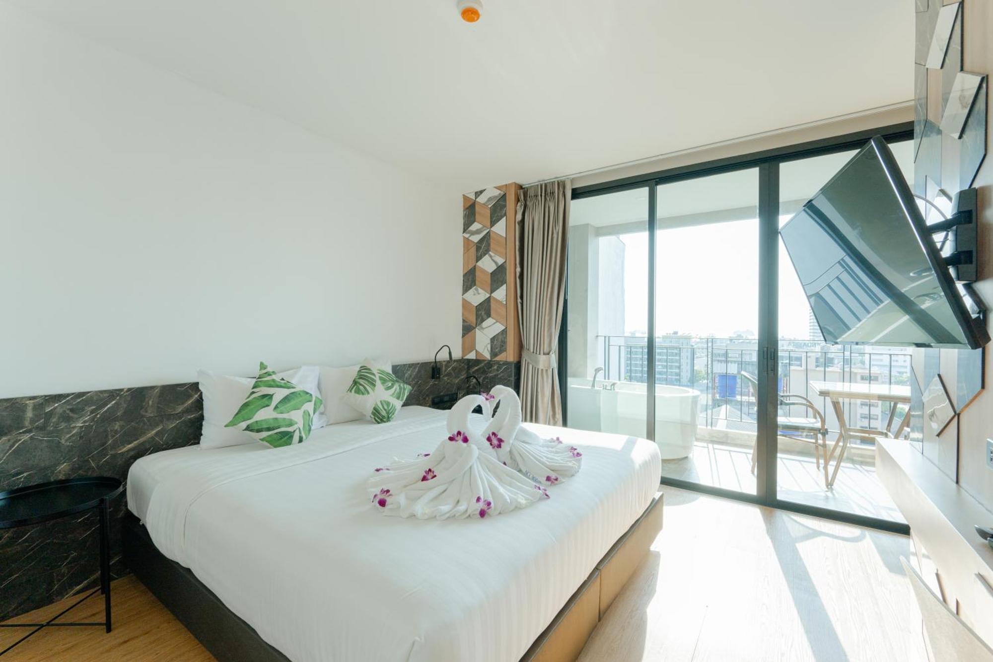 Sky Wave Patong Hotel ภายนอก รูปภาพ