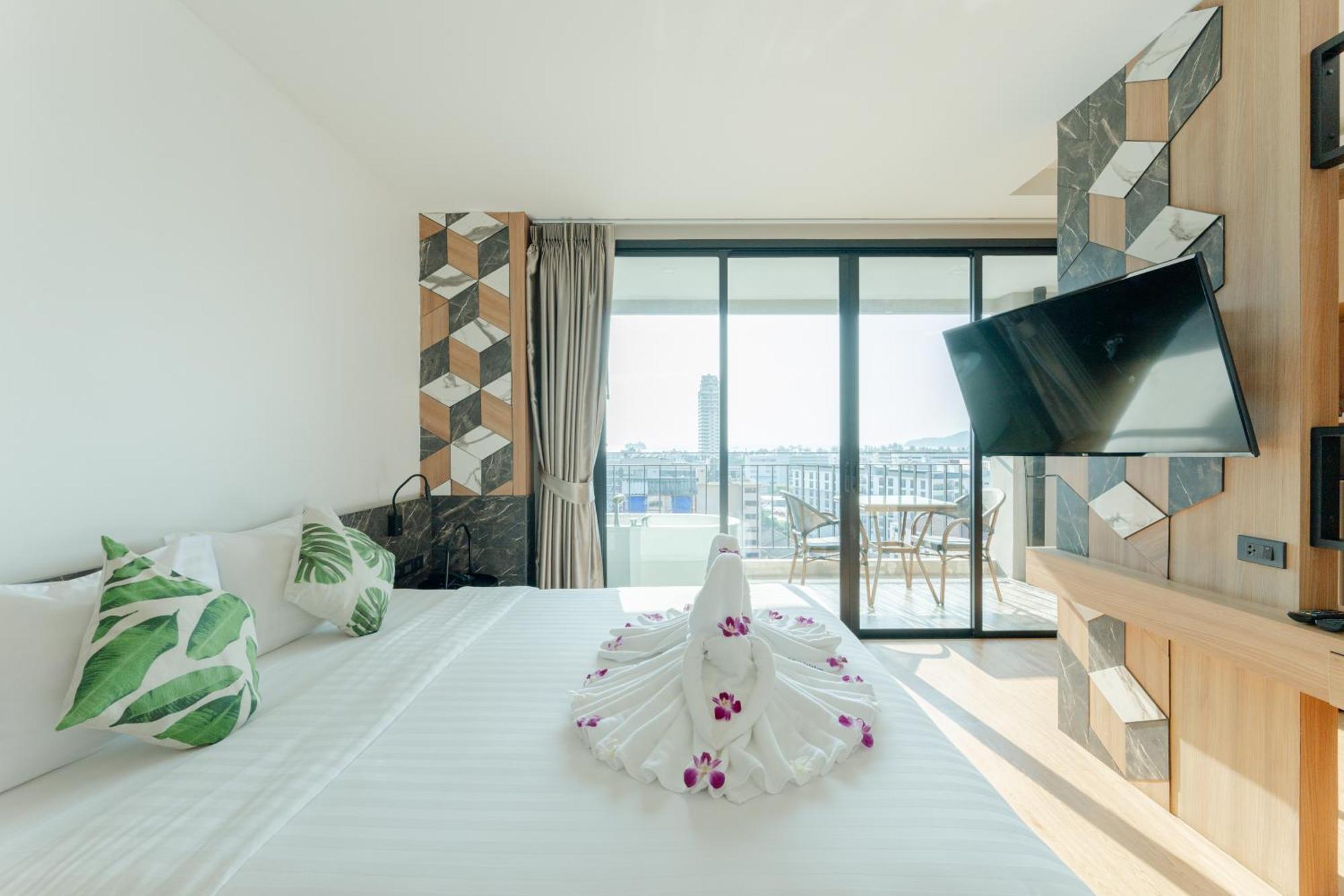 Sky Wave Patong Hotel ภายนอก รูปภาพ