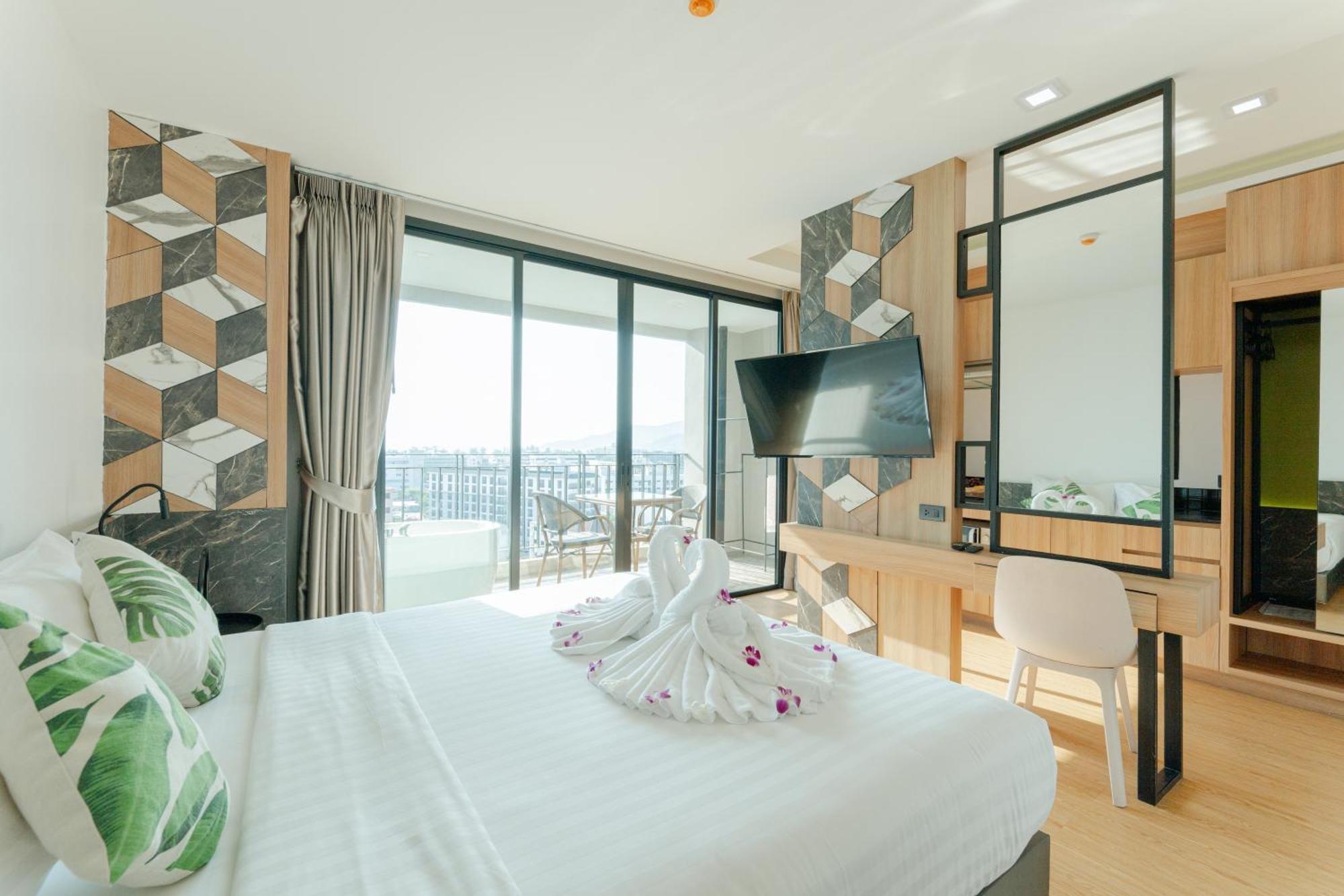 Sky Wave Patong Hotel ภายนอก รูปภาพ